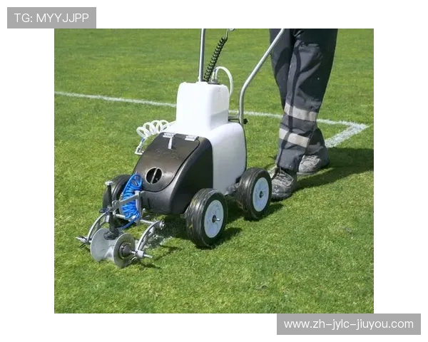 足球划线机使用是否确保比赛场地边线、罚球线等标准精准